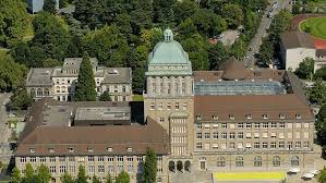 Gebäude KOL (zur Stadt hin)